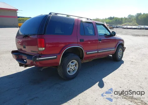 1998 Chevrolet Blazer Ls from USA, damaged, VIN 1GNDT13W1W2124961